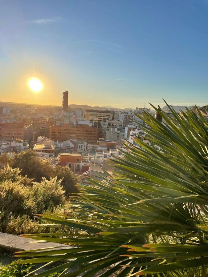 Hanna'S Estudio Deluxe Alicante Exterior photo